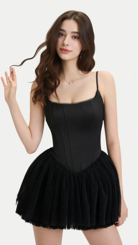 Celeste – Rückenfreies Minikleid aus Spitze mit Schleife in Schwarz