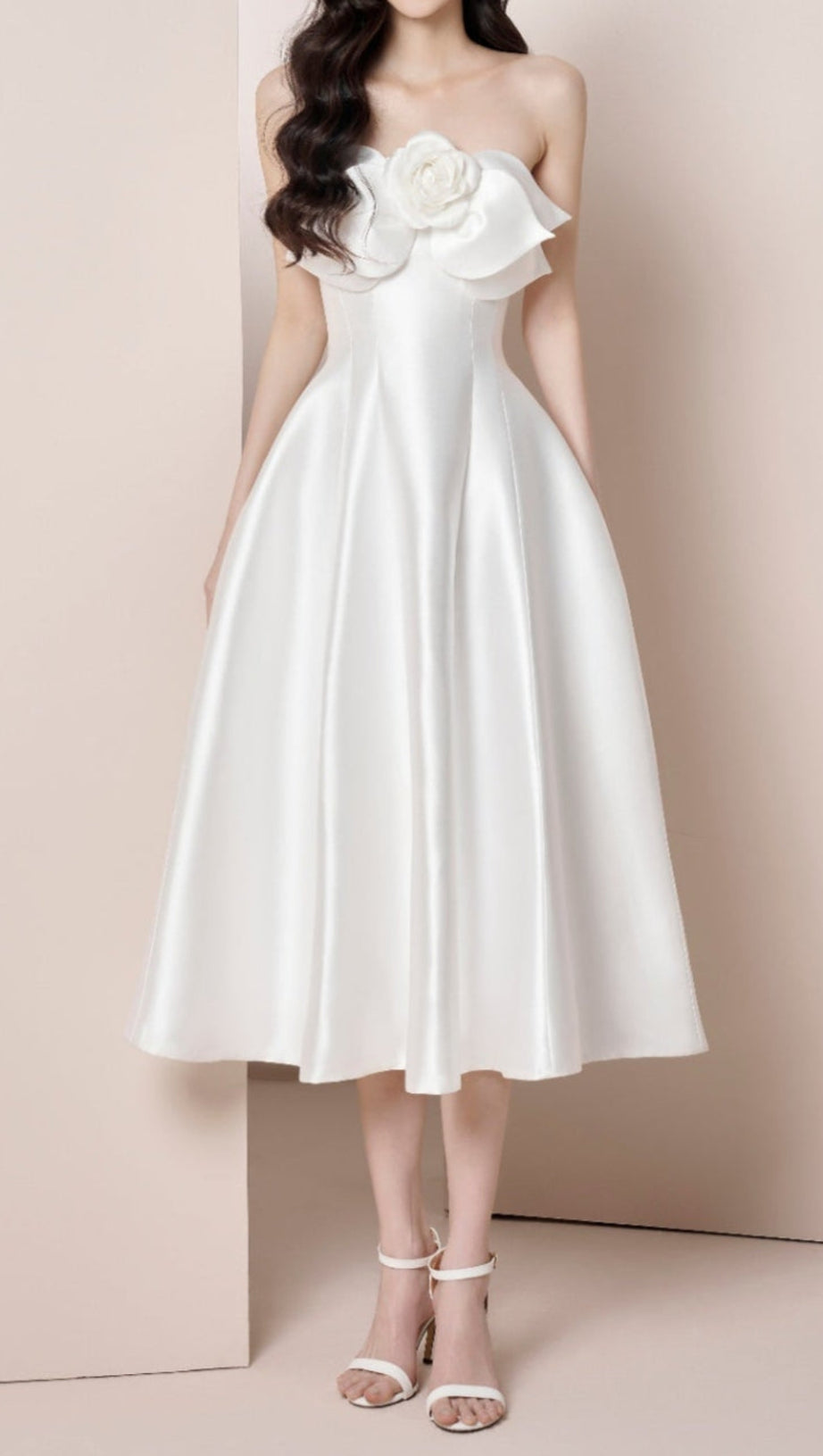 ABITO MIDI SENZA SPALLINE IN RASO CON FIORI 3D MIGNON BIANCO