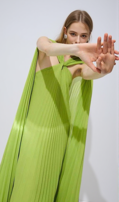 abito lungo verde erba plissettato Alyssa