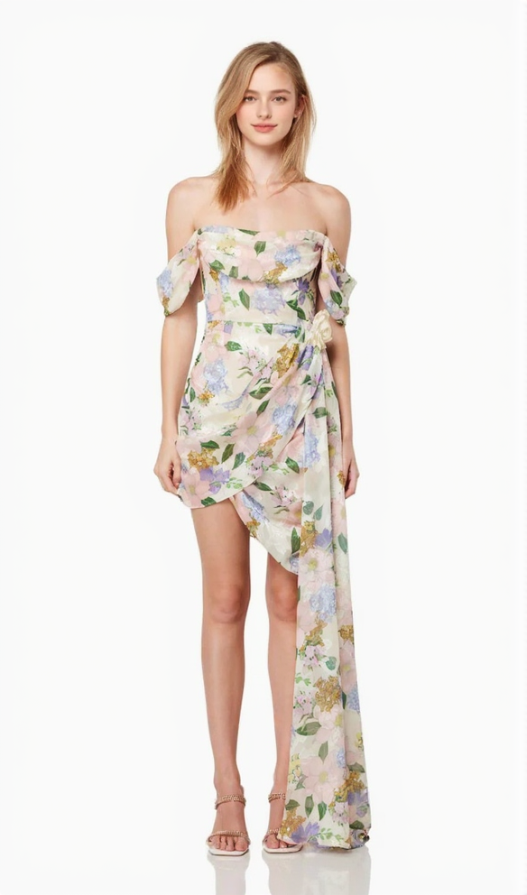 Asymmetrisches Minikleid mit Blumenmuster und schulterfreiem Schnitt