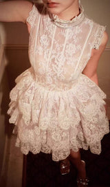 Sweet Sleeveless Lace Cake Dress