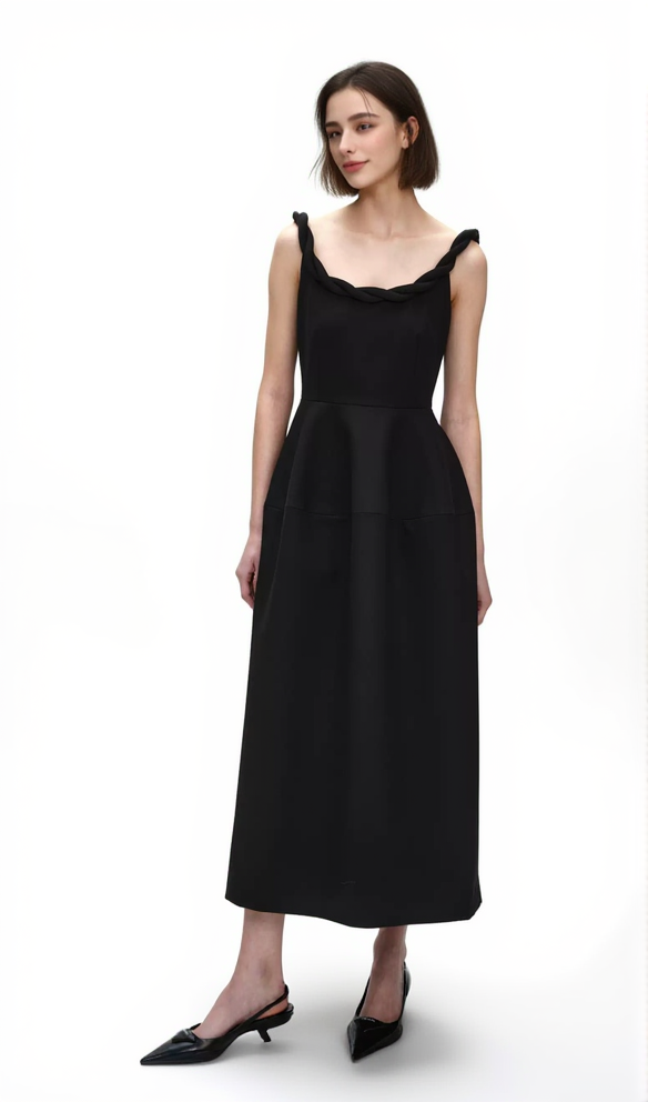 Monica – Midikleid mit geflochtenen Schulterträgern in Schwarz