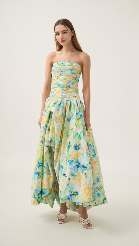 Nancy Violette – Maxikleid mit Ballonsaum in Grün