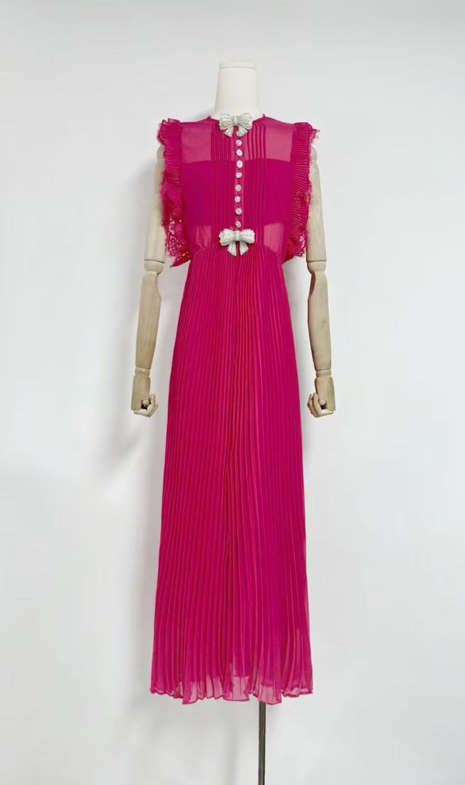 Abito lungo in chiffon con volant rosso