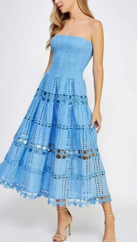 Neckholder-Maxikleid mit elastischer Brustpartie und Patchwork-Spitze in Blau 